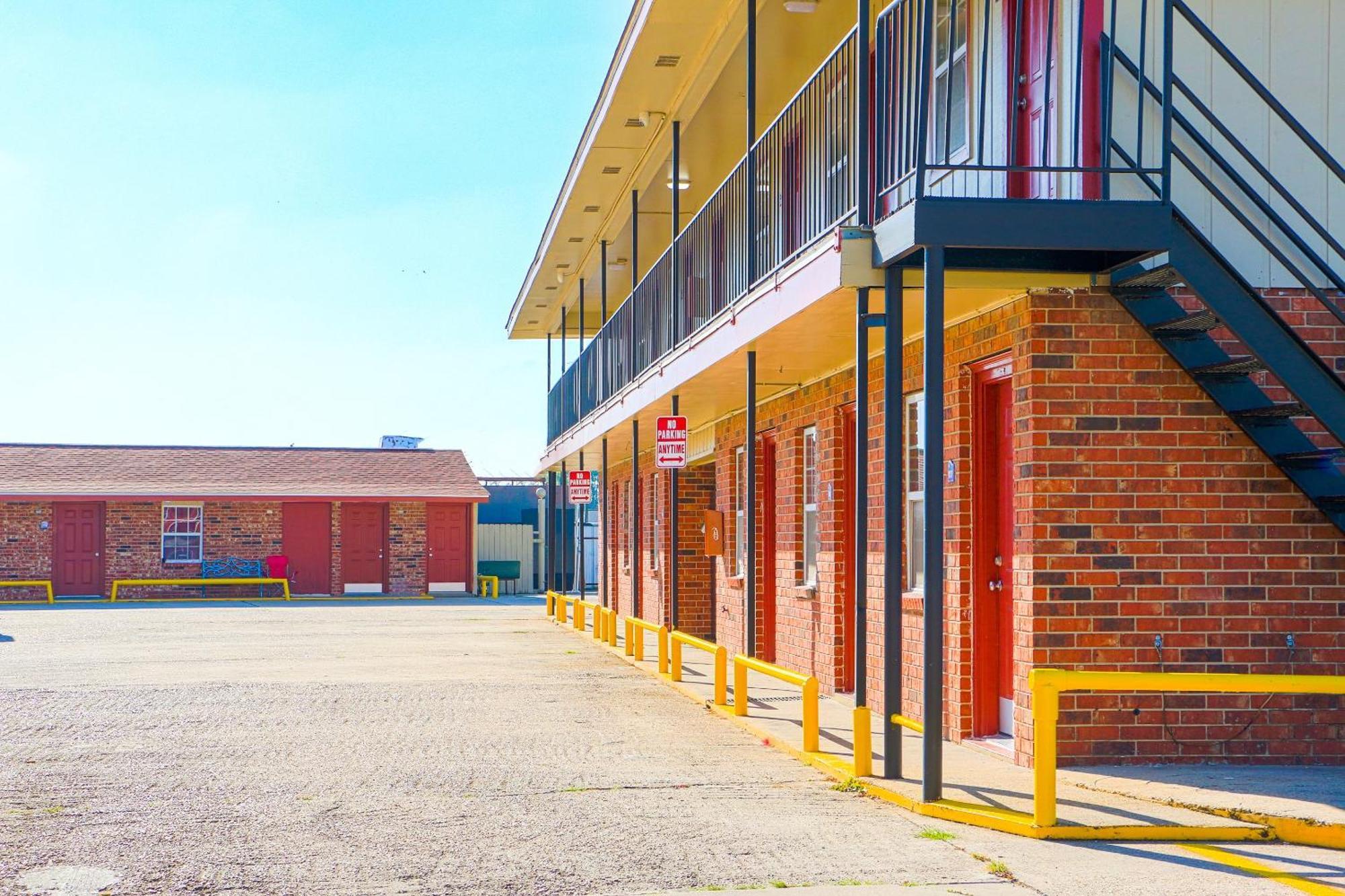 Economy Inn By Oyo Lockport Near Houma Exteriör bild