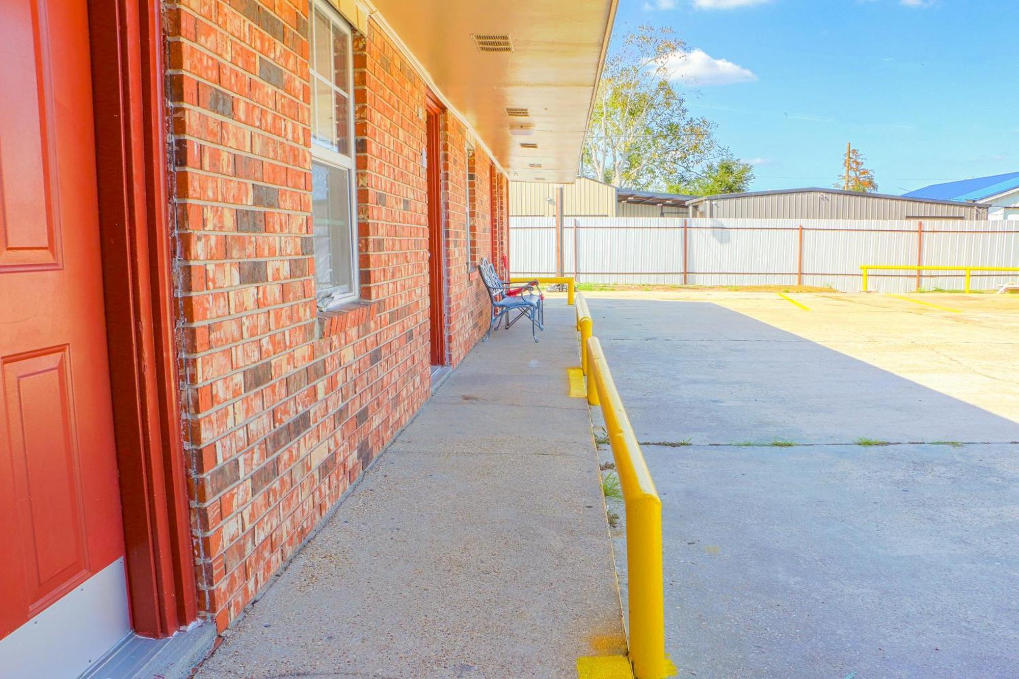 Economy Inn By Oyo Lockport Near Houma Exteriör bild